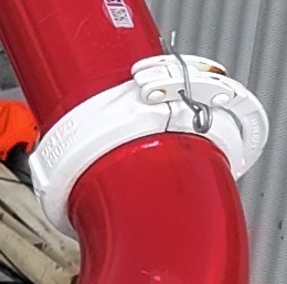 Photograph 1 - Closed quick release clamp with R-clip fitted